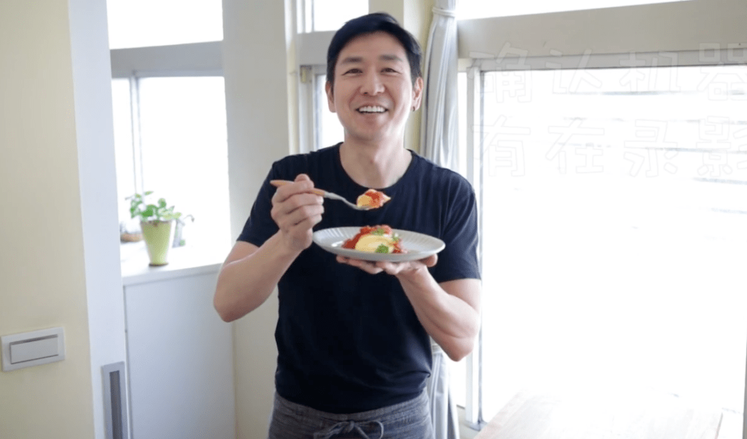masa,是个有20多年经验的日本厨师,而且是个会说中文的超级大暖男!