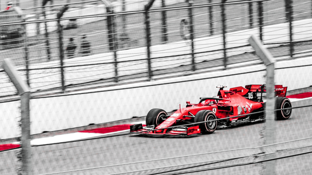 HiU请客! 开百万豪车放肆狂飙,5分钟轻松解锁_赛场