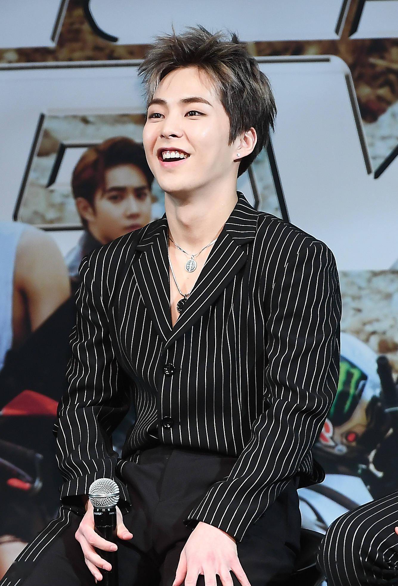 exo xiumin,成为全美罗学生.网球综艺挑战