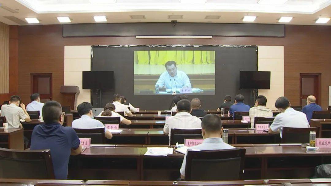 副市长刘婷,田镇"两型"社会建设循环经济试验区管委会主任文辉在武穴