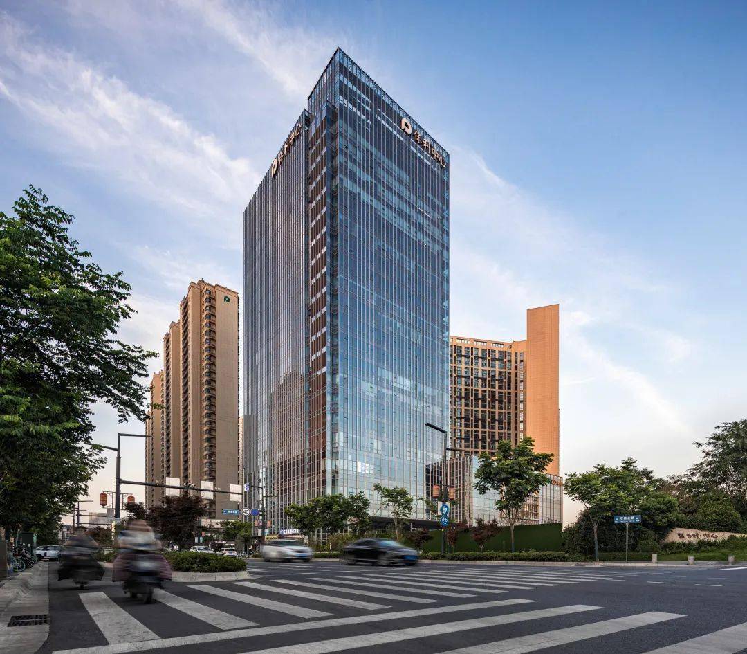 办公塔楼▲办公楼入口▲大厅休息区▲电梯厅#3家门口的一站式消费