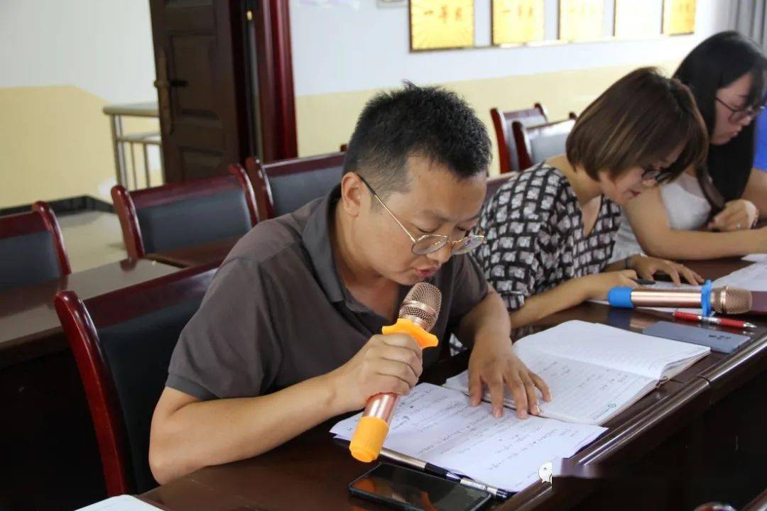 木钵镇召开新冠病毒疫苗接种工作推进汇报会议_王言文