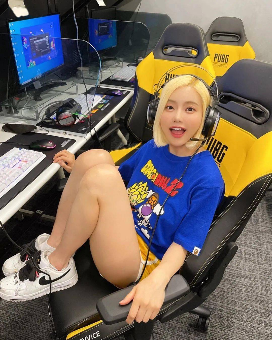 小视频|DJ Soda 又转型！球鞋女神街头惨遭「骚扰」！沉迷小视频不务正业！
