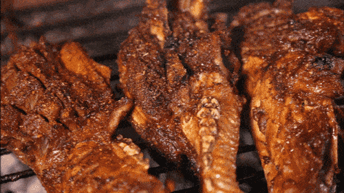 火了云浮臻汇园附近首创烤猪头吃一口就被勾住了魂