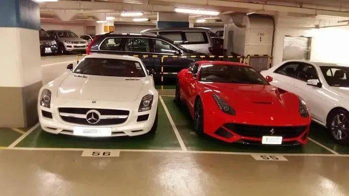 高盛停车场豪车罕见曝光看到第三辆我哭了