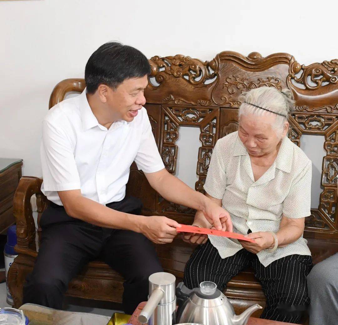 许永锞走访慰问优抚对象_钦州市