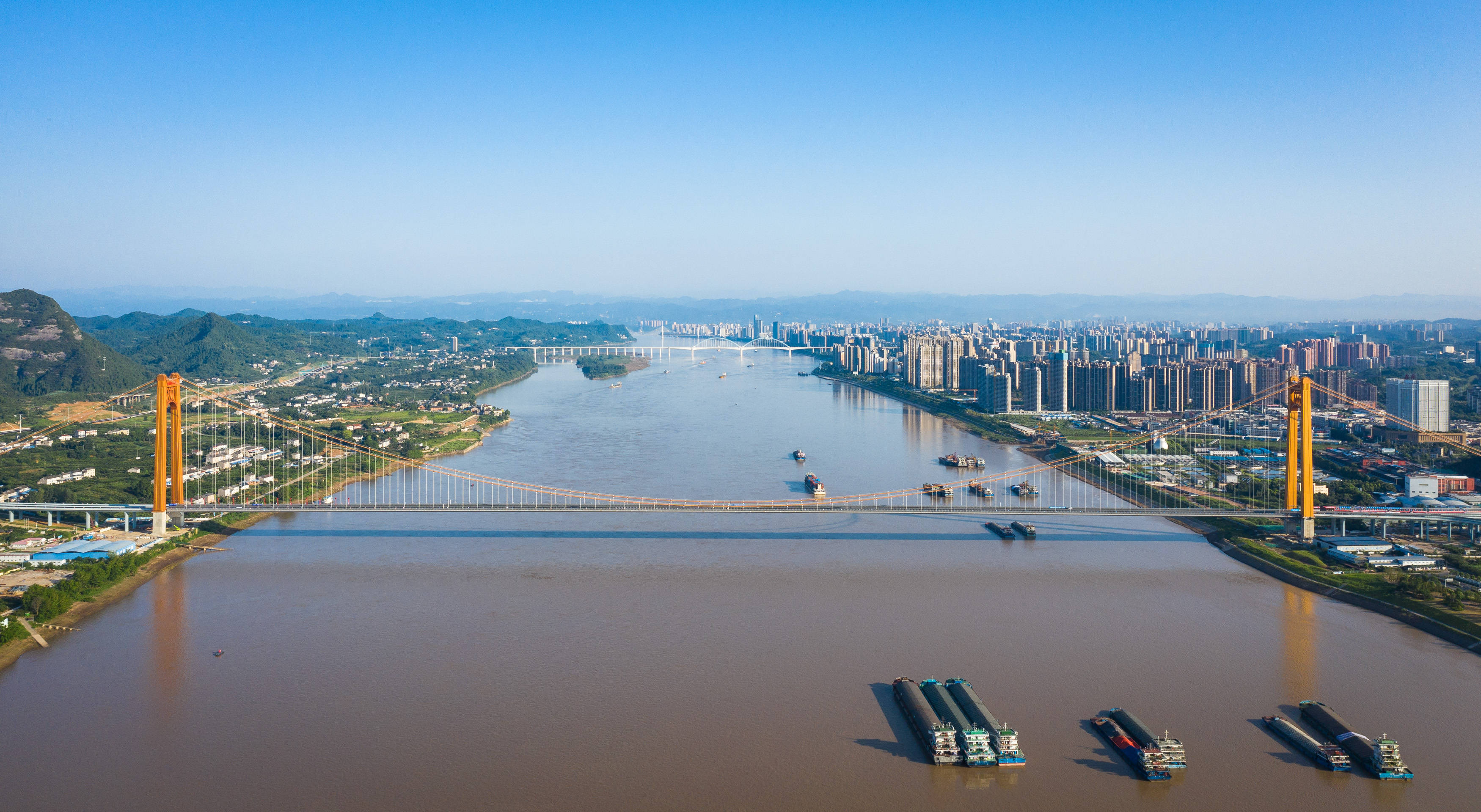 湖北宜昌:伍家岗长江大桥建成试通车