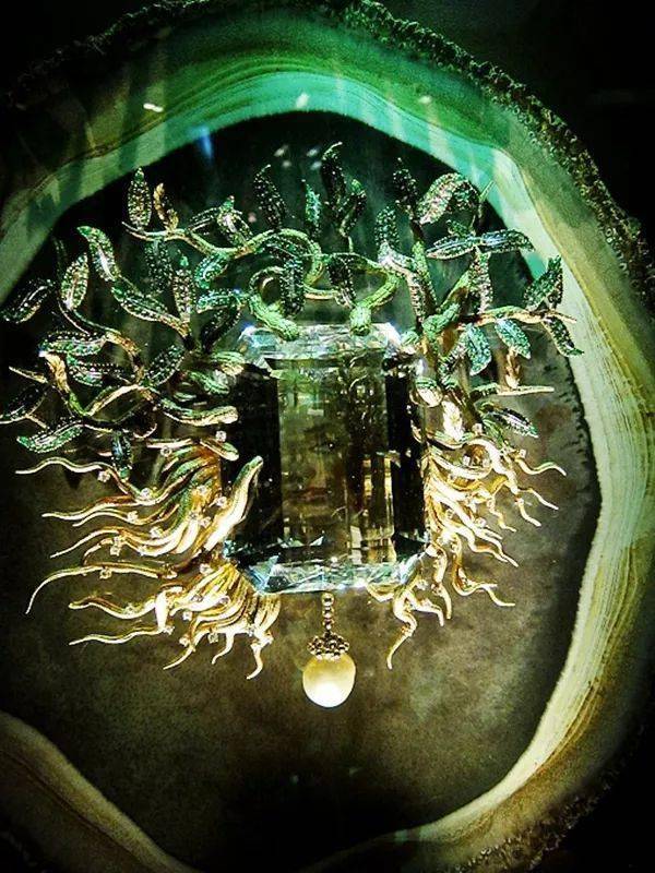 软化的时钟,跳动的心脏…艺术鬼才达利的珠宝世界,太疯狂!