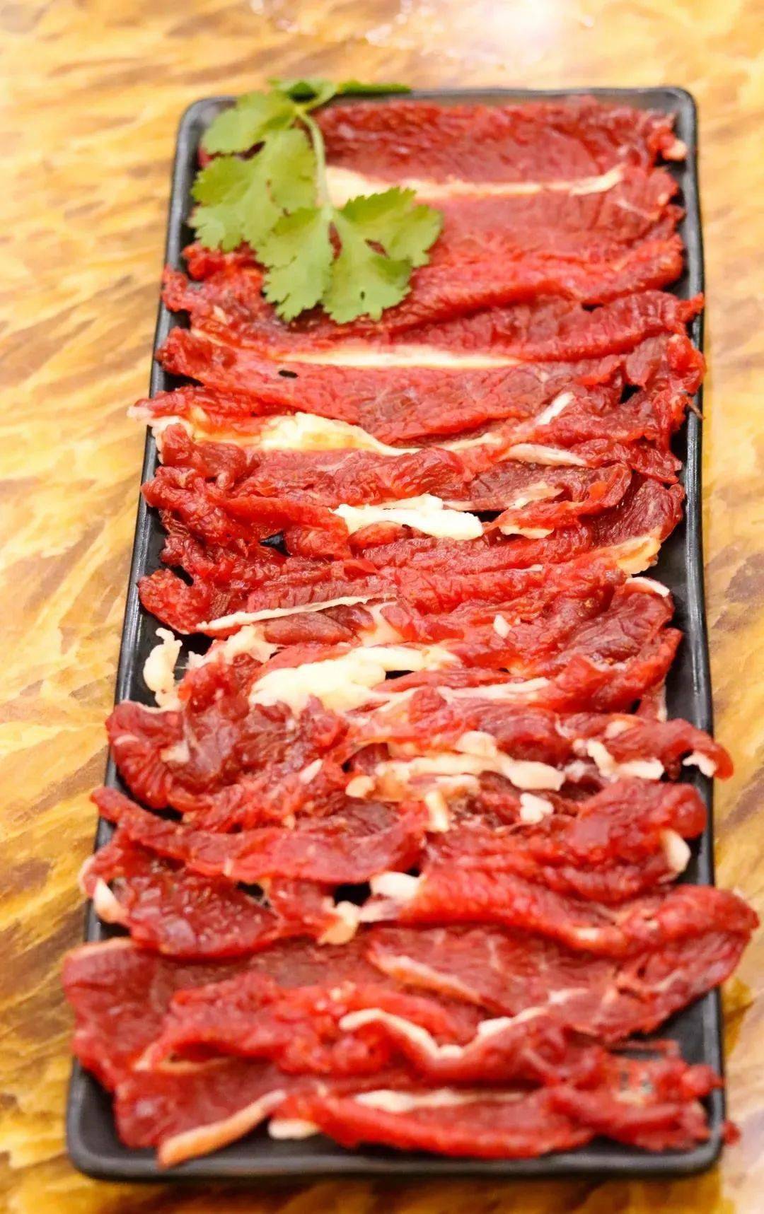 肥牛肉释放牛肉和各类食材的鲜香!