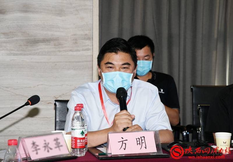 中国城市科学规划设计研究院院长方明进行现场答疑.