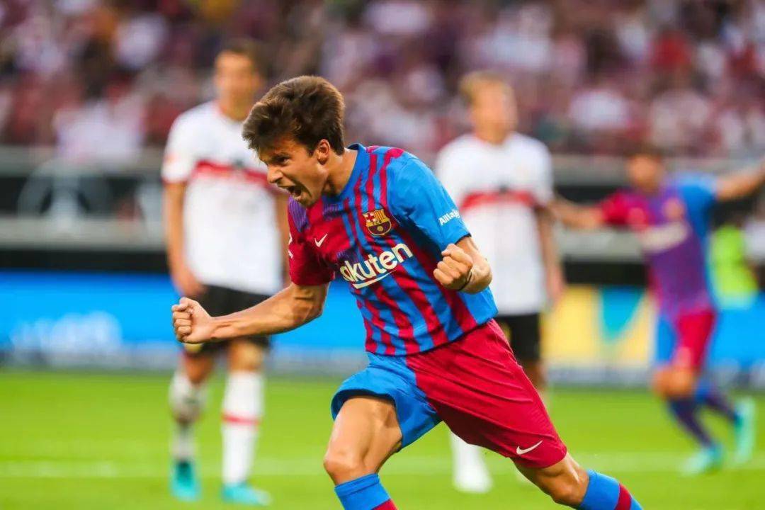 比赛第73分钟,普吉进球!巴萨3-0领先斯图加特!