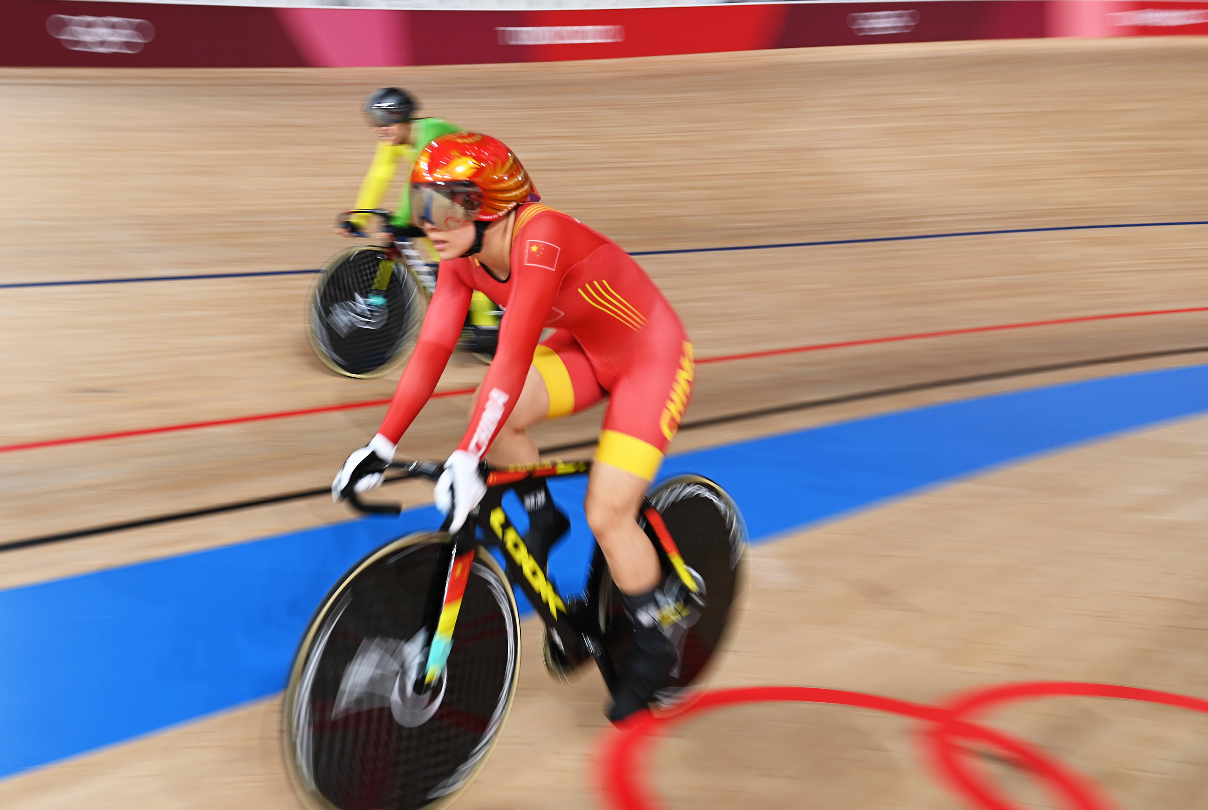 场地自行车——女子团体竞速赛:中国队破世界纪录