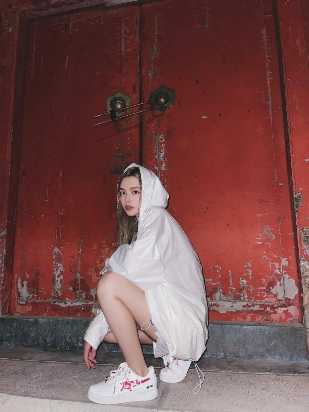 Air|Jennie「渣女穿搭」火了！这身材穿 400 块球鞋真顶！还有新晋长腿球鞋女神！
