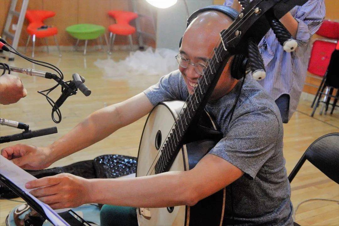 【靓碟试听】无可替代的风姿 音乐永生:一代琴师邸扬《无他Ⅱ》_乐器