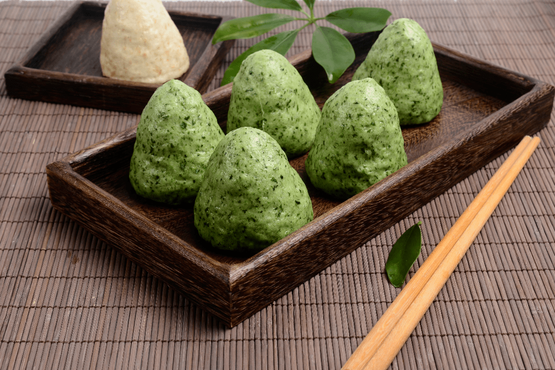 手工荠菜窝窝头 :荠菜的搭配,增加口感层次感,手工制作,纯天然,无污染