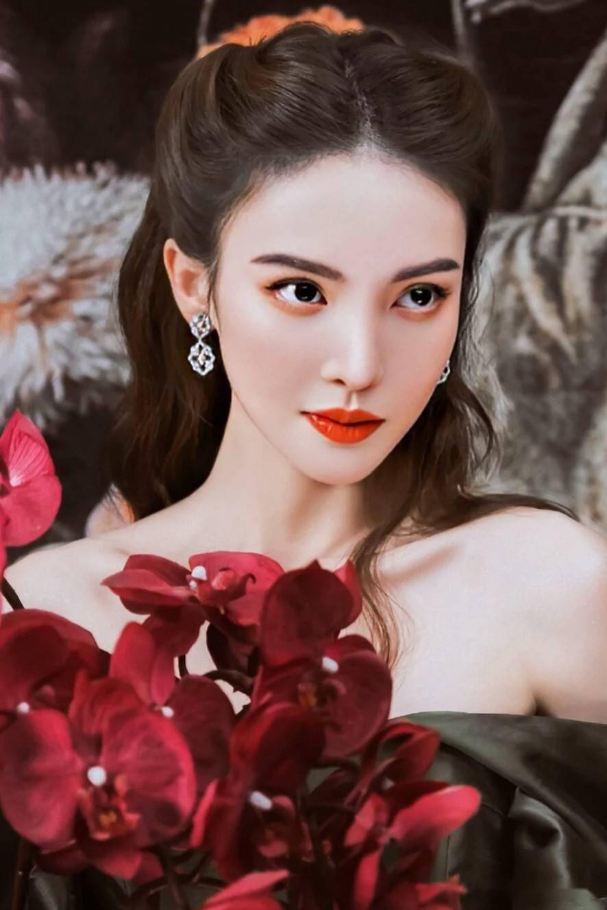金晨:肤如凝脂点红唇
