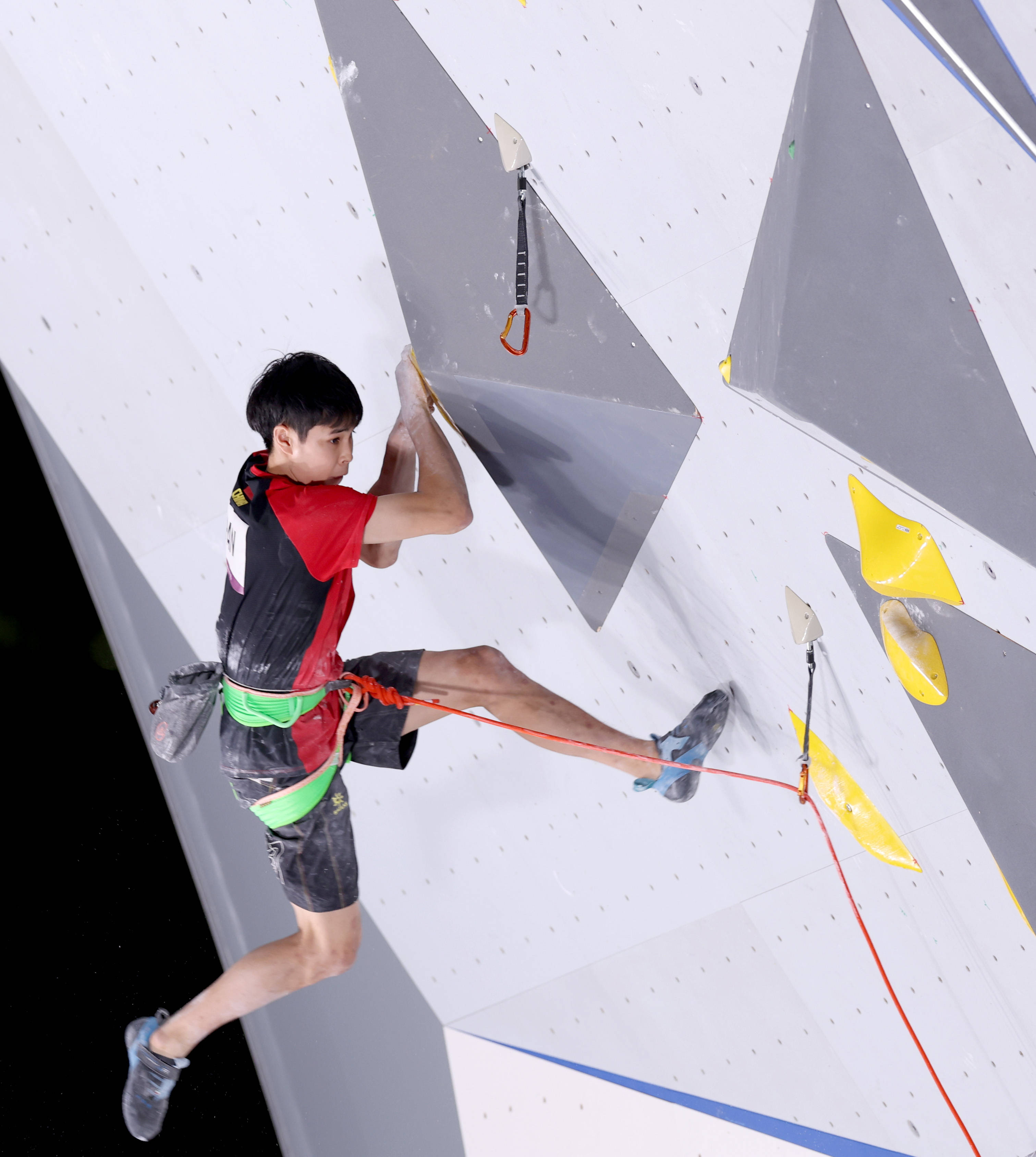 当日,首次成为奥运会正式比赛项目的攀岩在东京青海城市运动公园迎来