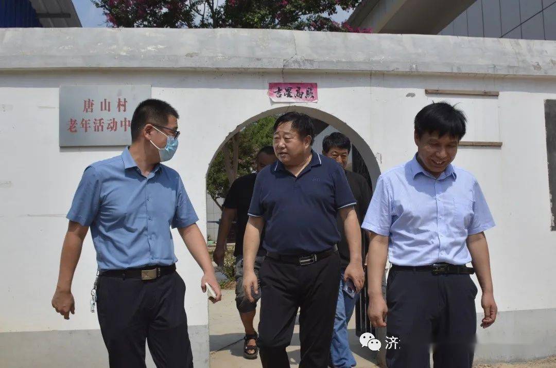 示范区住建局党组书记局长刘万玉带队走访慰问山区受灾群众