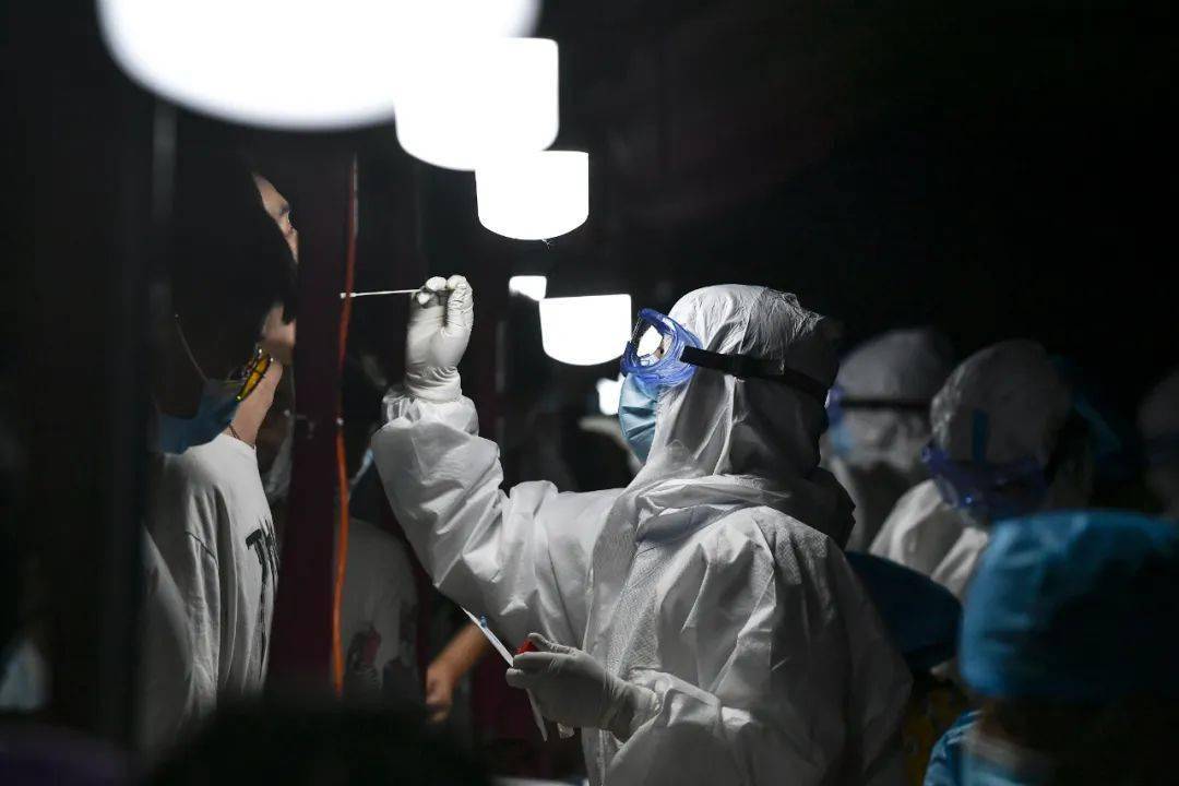 上海|警惕！本土新增61+23，在这8地！上海1例确诊，连夜大规模检测！国产疫苗对德尔塔变异株有用吗？