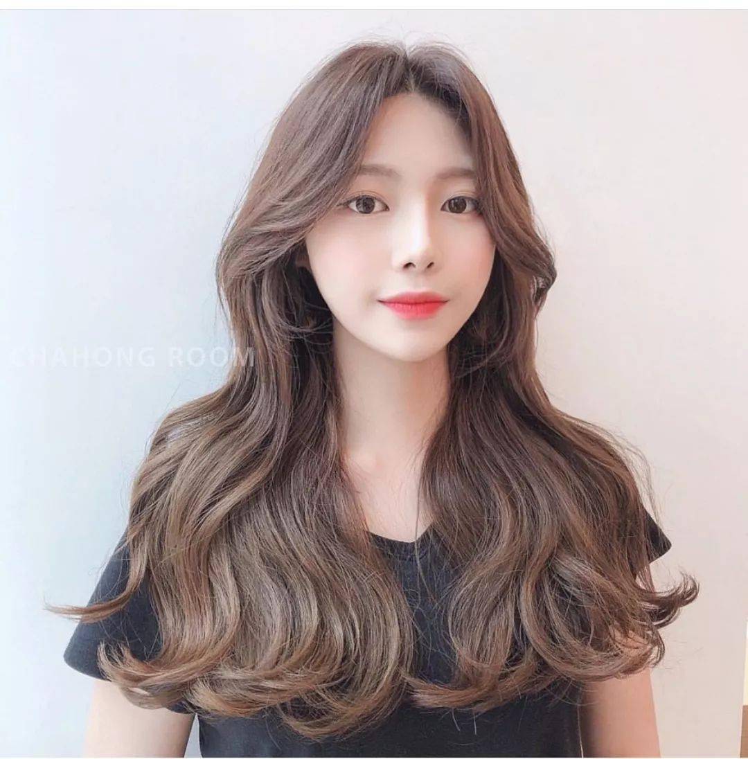 最显年轻的"网红发型",气质显脸小,更易驾驭_专业