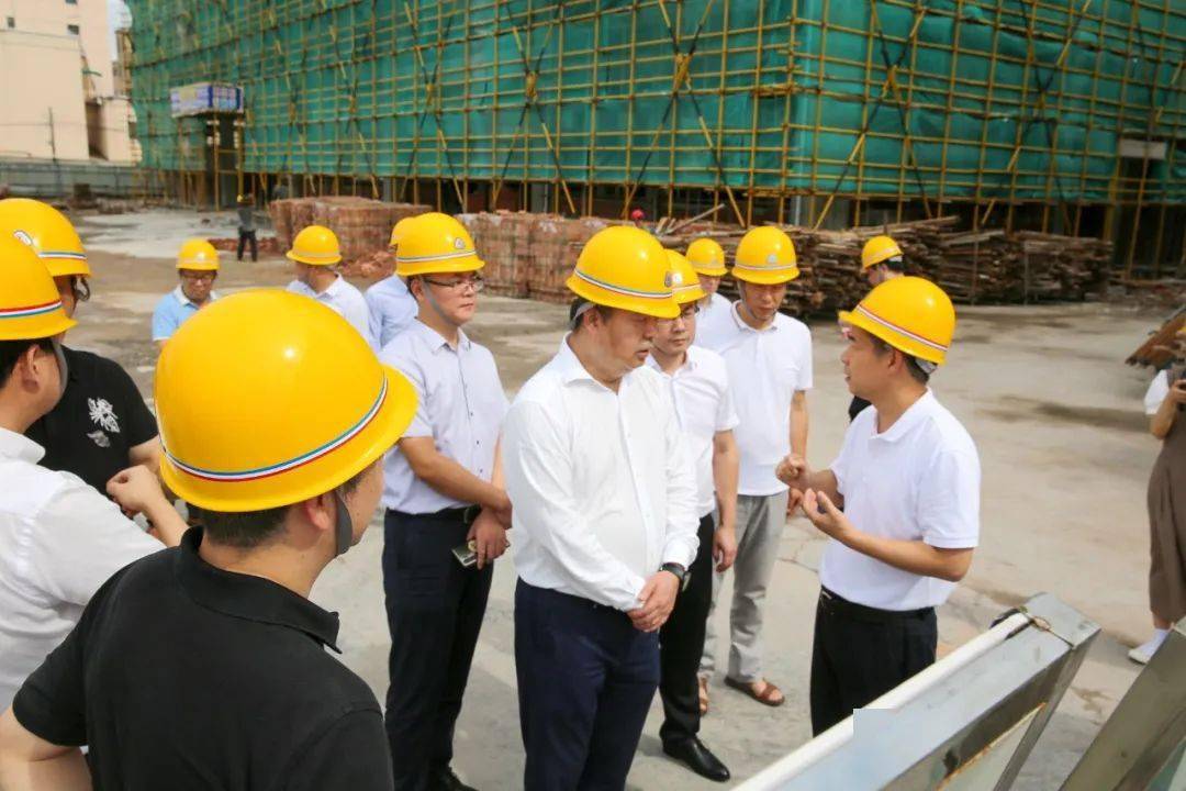 市政府副秘书长顾春晓来瓜沥调研