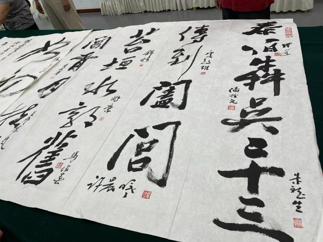 近日,姑蘇區文聯與姑蘇區書法家協會舉辦集體創作活動,譚以文,潘振元