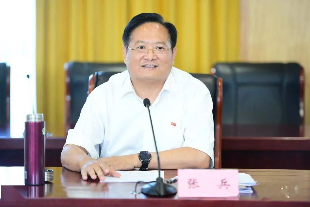 张兵勉励嘉兴籍优秀返乡大学生为把革命红船起航地建设得更加美好作出