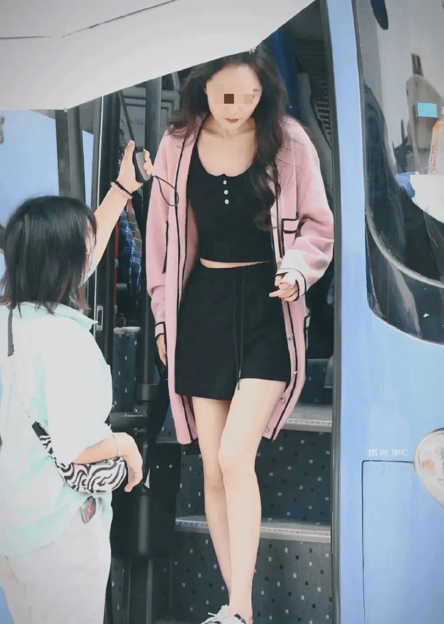 老爹|女明星都爱的“老爹裤”,遮肉显瘦还百搭!