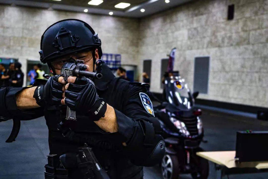 直播预告丨特警守沪夜