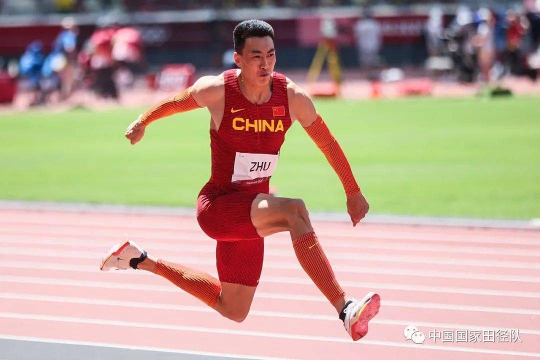 东京奥运会day7丨男子三级跳远朱亚明摘银 中国男女4x100米接力队携手