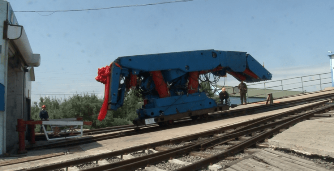 【聚焦生产】灵露矿112303工作面首台过渡支架成功下运