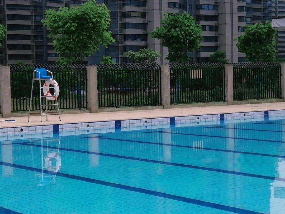 这座由圭峰山,子房山众山拱卫紫阁峪,太平河绿水环绕山如眉黛,群峪含