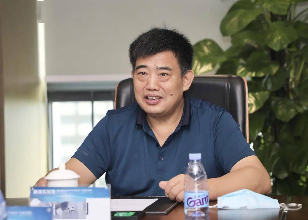 长期共事他和她同日落马