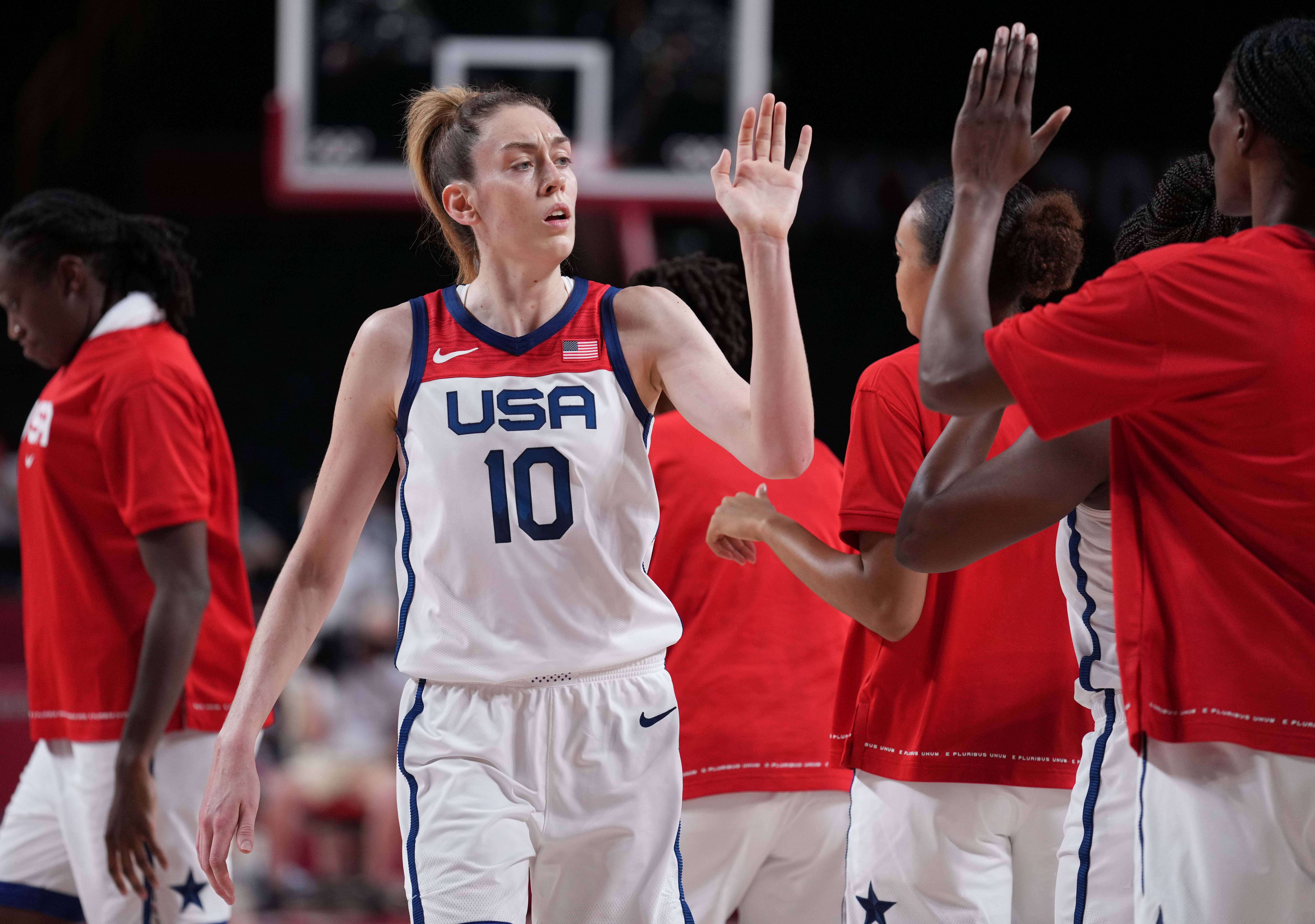 篮球——女子半决赛:美国队晋级决赛