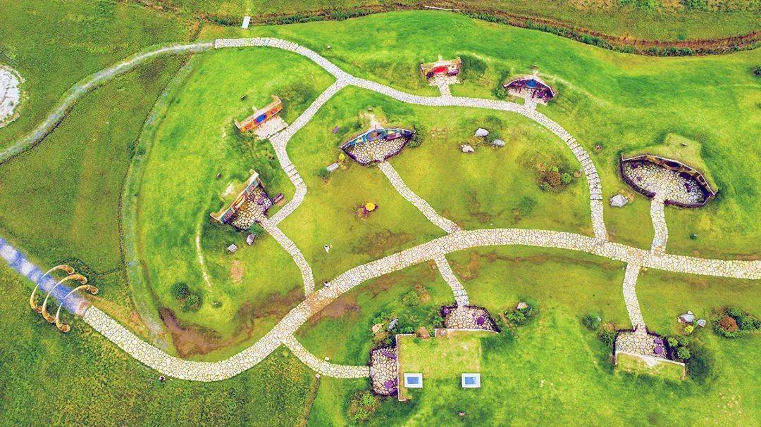 常州"霍比特人村"网红了,好天气里华服小姐扎堆,照片拍来好看