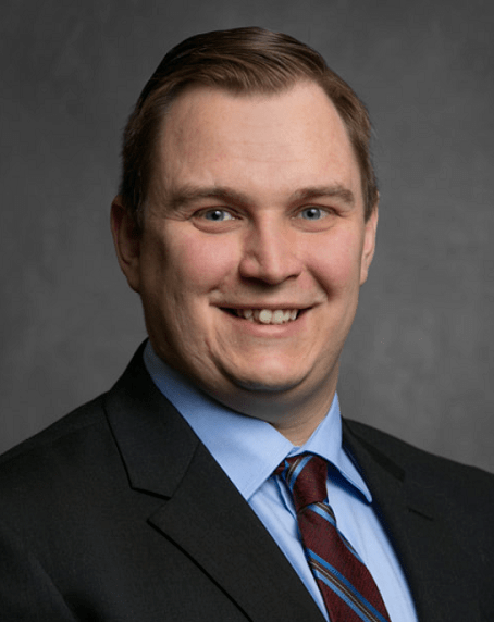 可以看到,顺应#me too 运动,此次美国律师团专门派出多名女律师,为