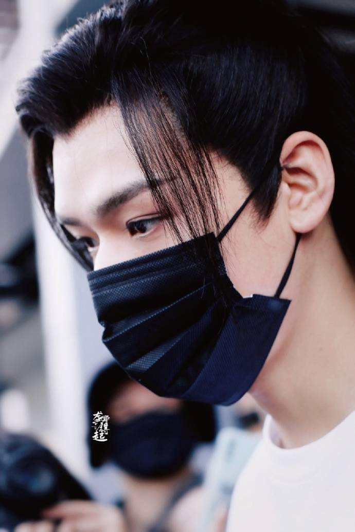 龚俊今日出妆饭拍送上韩烨太子长发造型这不就来了