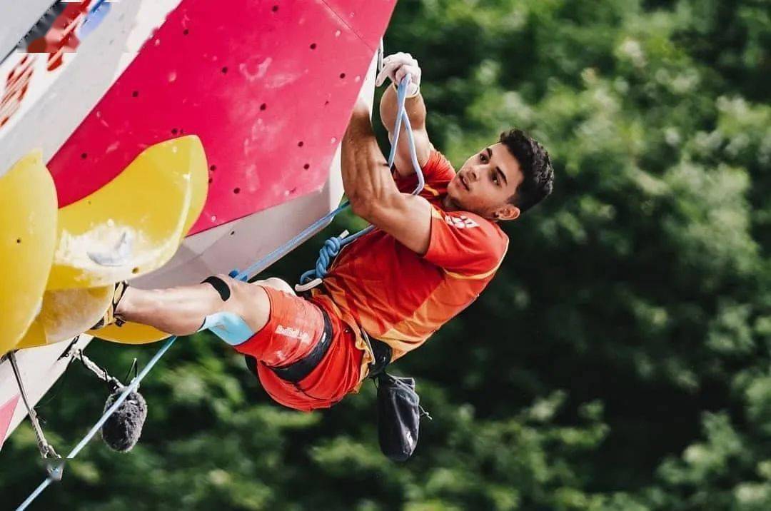 还有西班牙队的19岁的小将alberto gine07s lo07pez(阿尔贝托