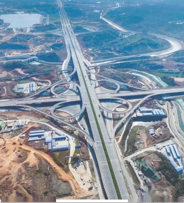 标志着  天府大道南延线最重要立交节点完工