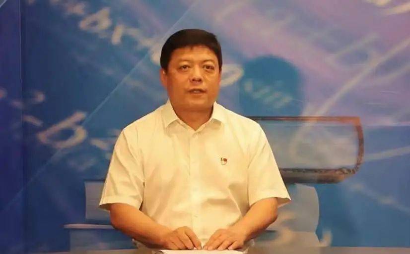 丁国梁:主持人好!大家好!主持人:电视机前的观众朋友,大家好!