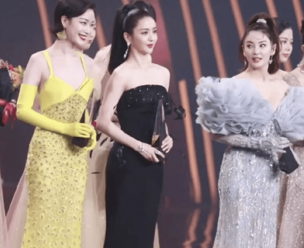 张雨绮佟丽娅倪妮同天生日,三人梦幻联动,玩谐音梗互送祝福