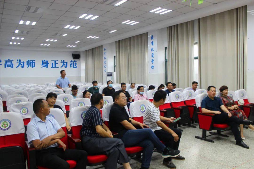 泗县三中召开新选调教师见面会