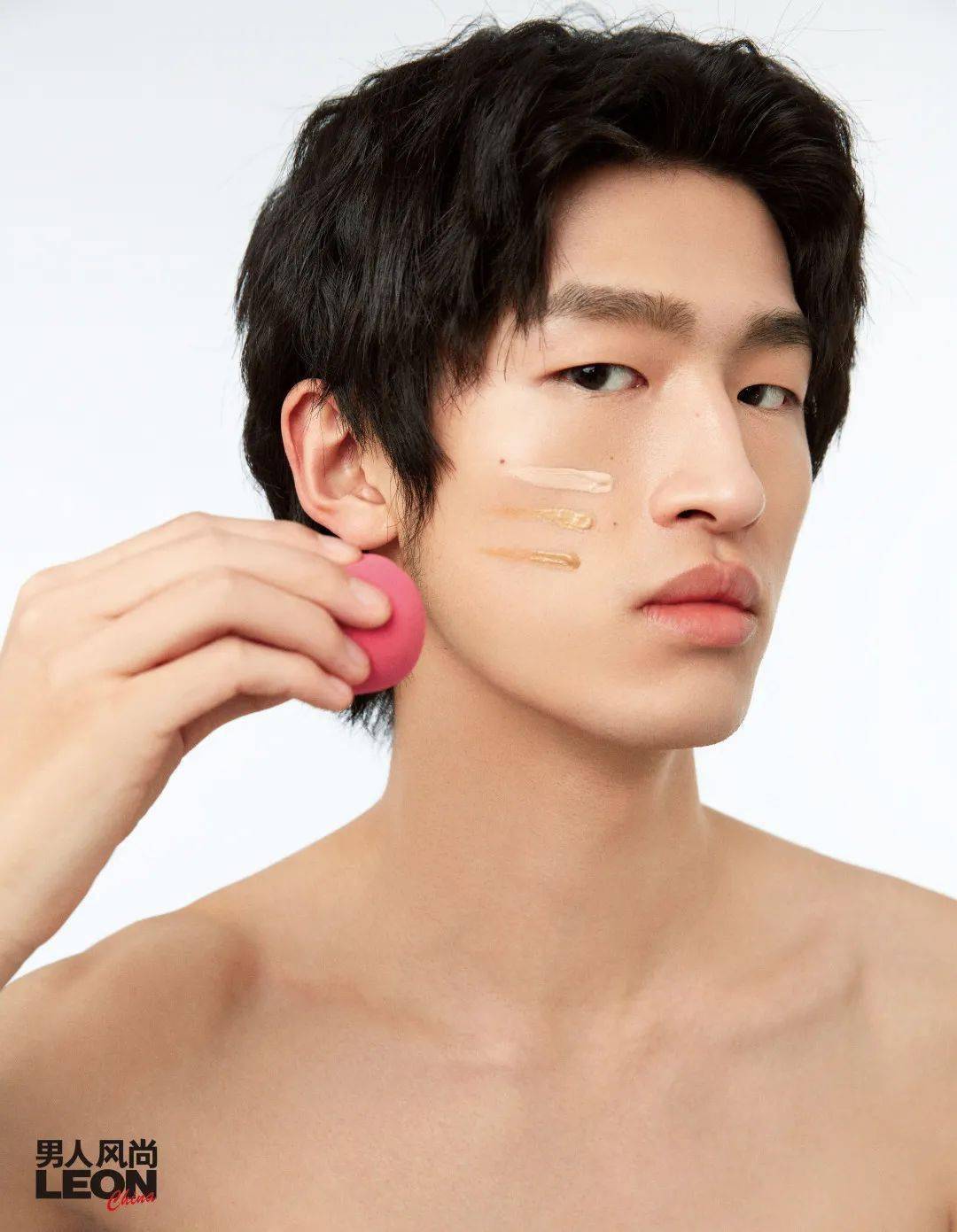 好看的男生都是妆出来的