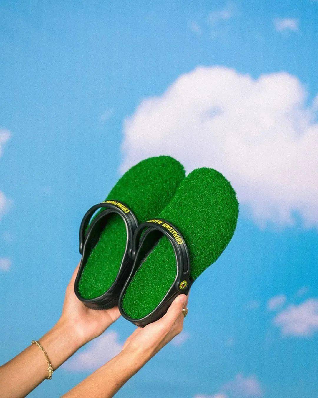 因为|穿拖鞋，爽。一直穿拖鞋，一直爽！