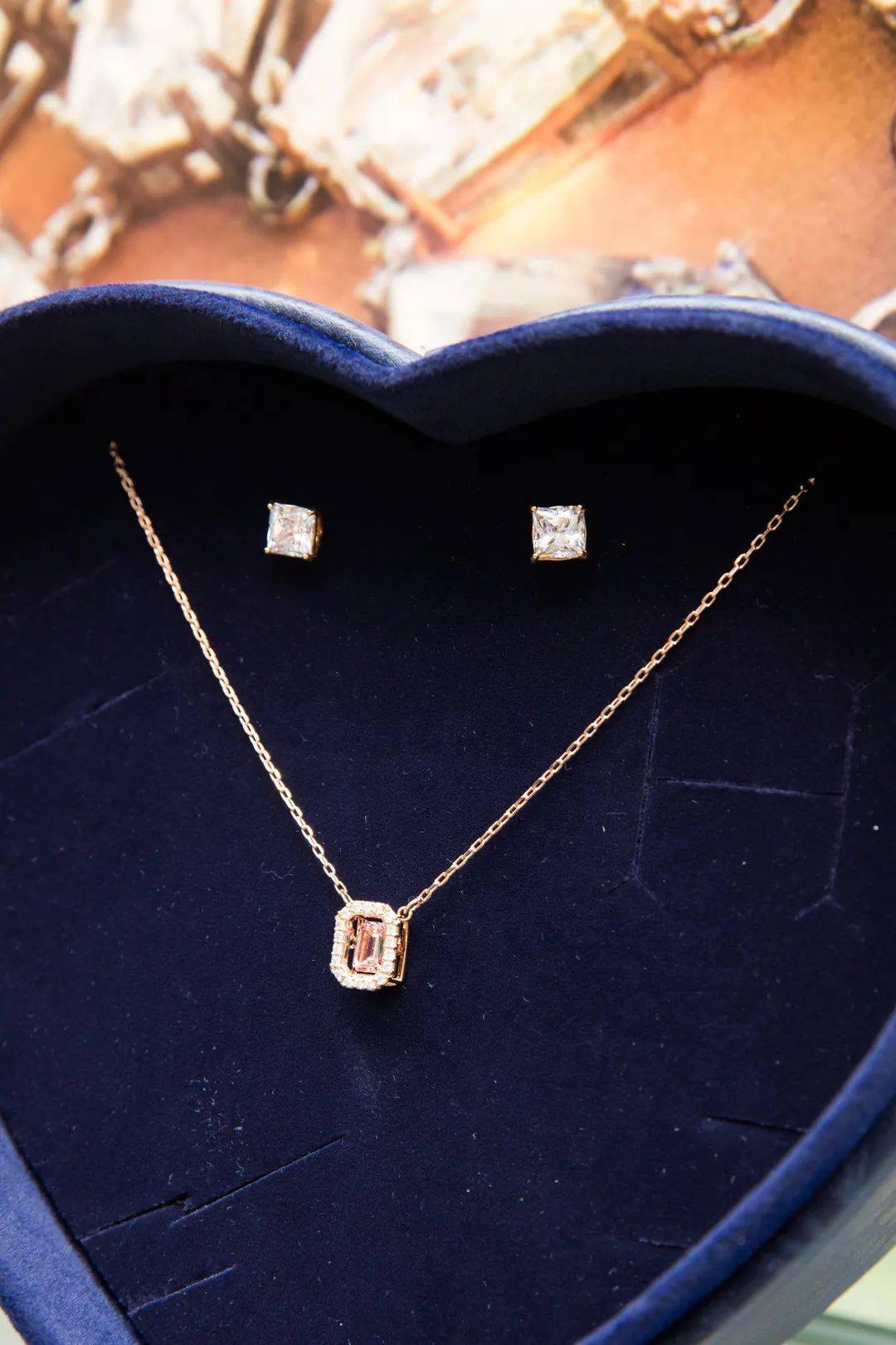 产品|成都人冲冲冲！5折雅诗兰黛，100+购女装！乐天8周年宠粉来啦！