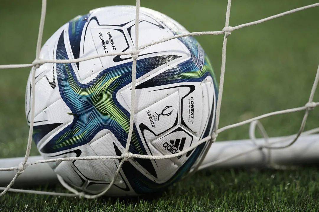 阿迪达斯发布2021年欧洲超级杯官方比赛球