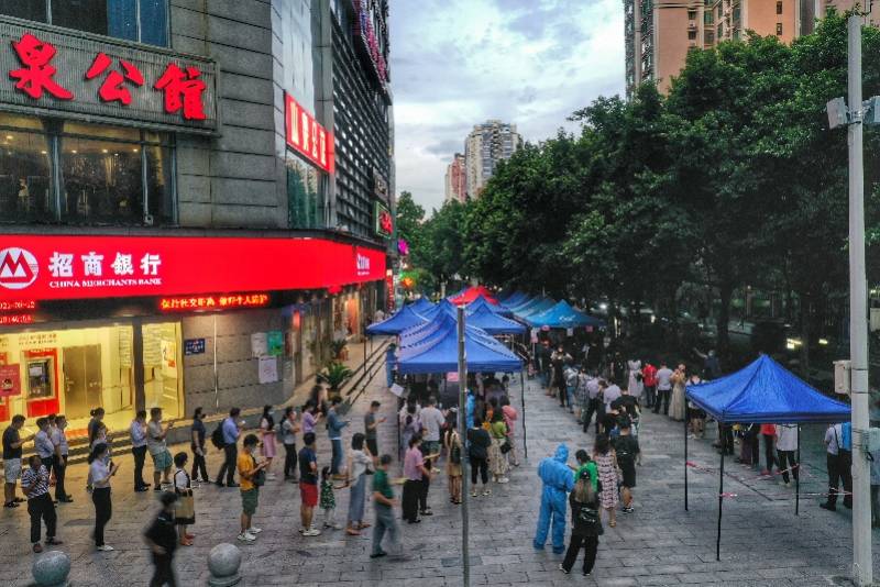 直击广州天河区林和街核酸检测,管控区域开展全员核酸筛查