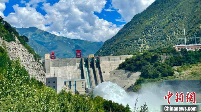 图为位于林芝巴河镇巴松措的老虎嘴水电站 水电基础局 供图雅砻水库