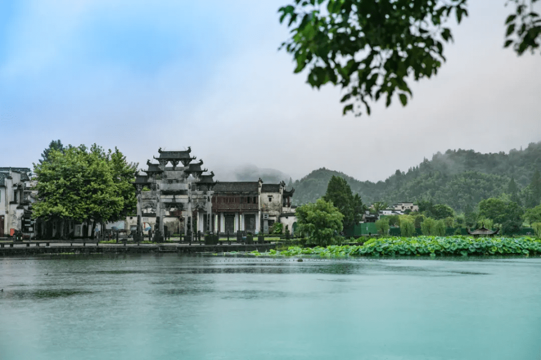 西递一定要下雨天来景色会更美