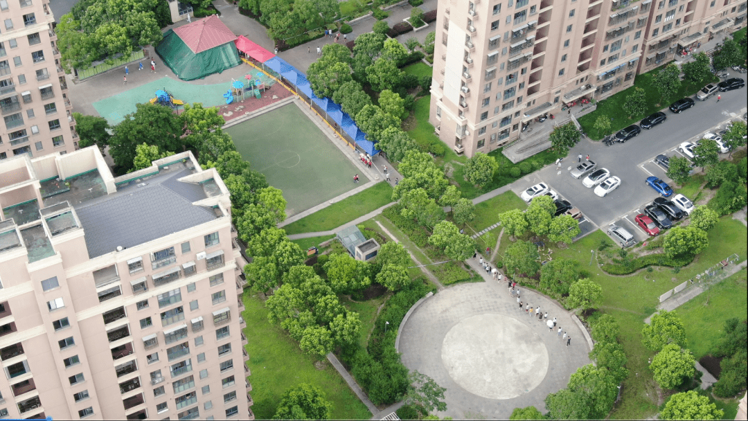 【战疫一线】24小时守护心圆西苑小区的,还有"他们"